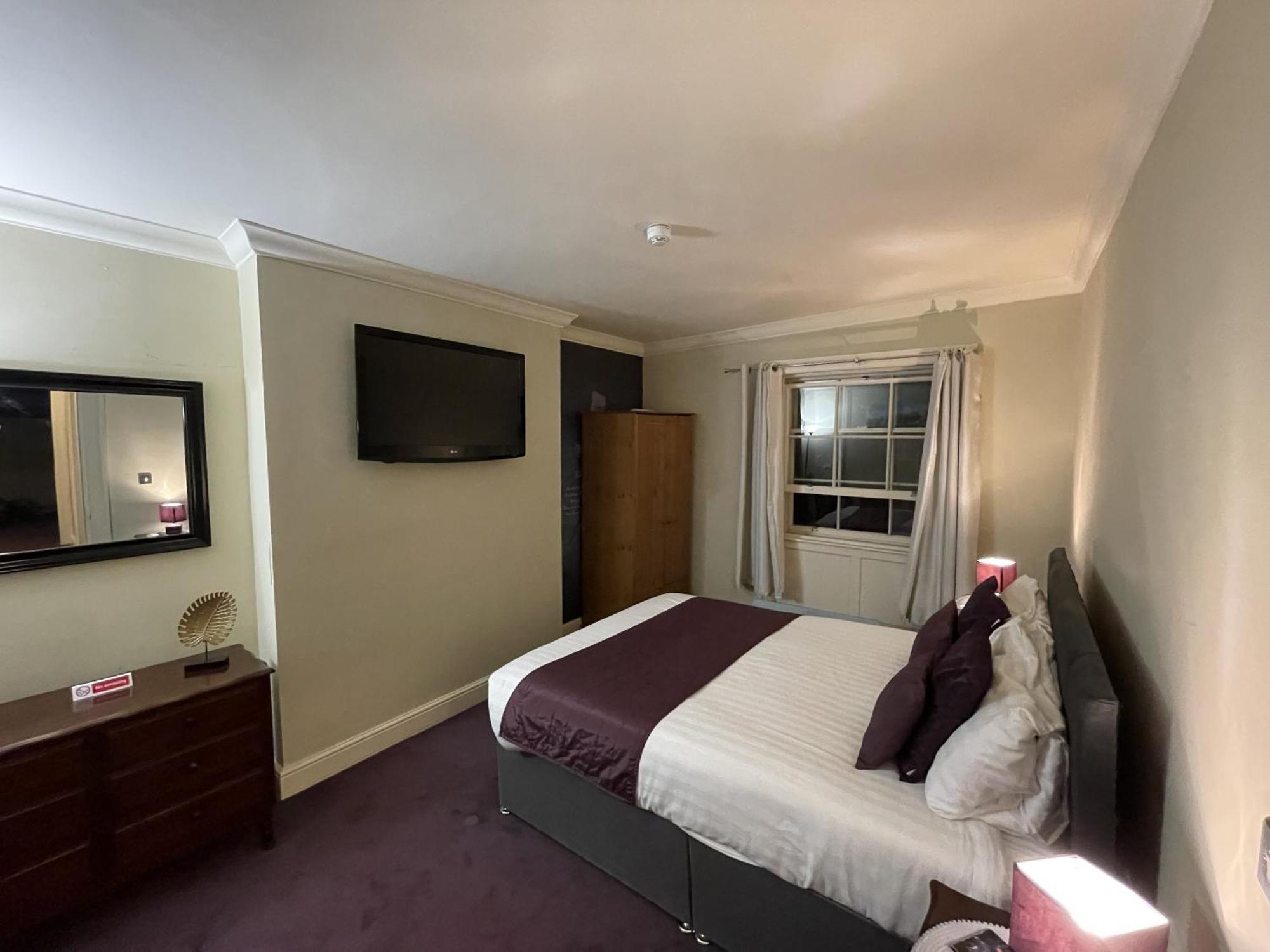 The Commercial Bar & Hotel Chester Bilik gambar